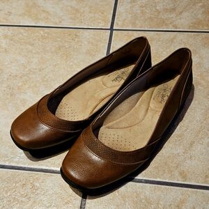 LifeStride Women's Deja Vu Flats Color Tan Size 9